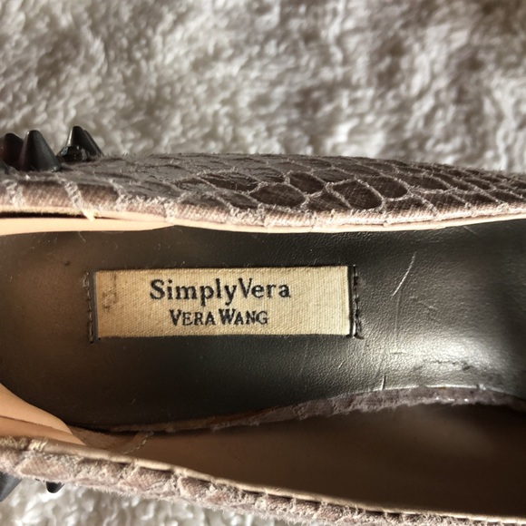 Vera Wang Simply Vera Heels - 6M - $11 - Picture 7 of 8